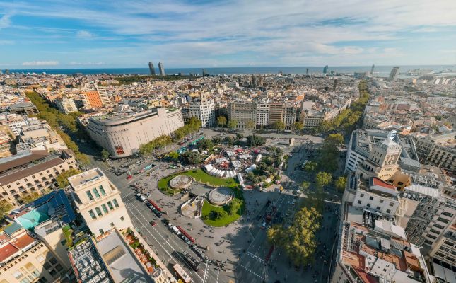 Mercat de Mercats se celebra a la plaça de Catalunya de Barcelona